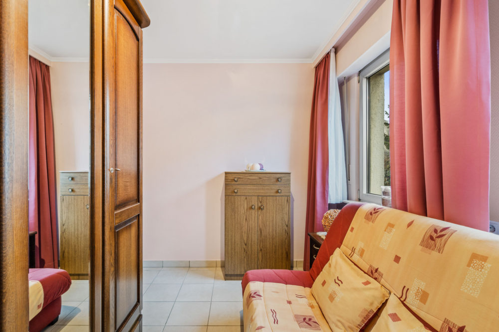 16__6579c349c5c4c3_13529181-1